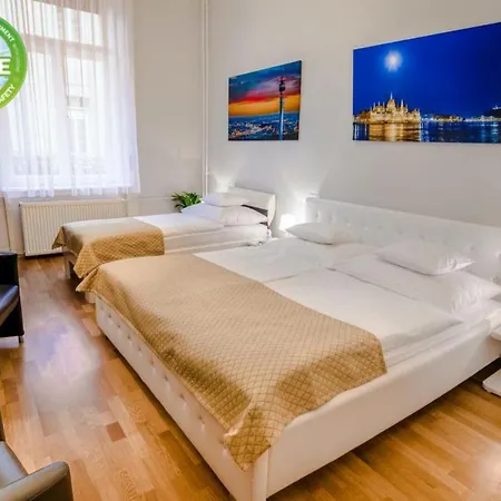 Anabelle Bed And Budapest-2